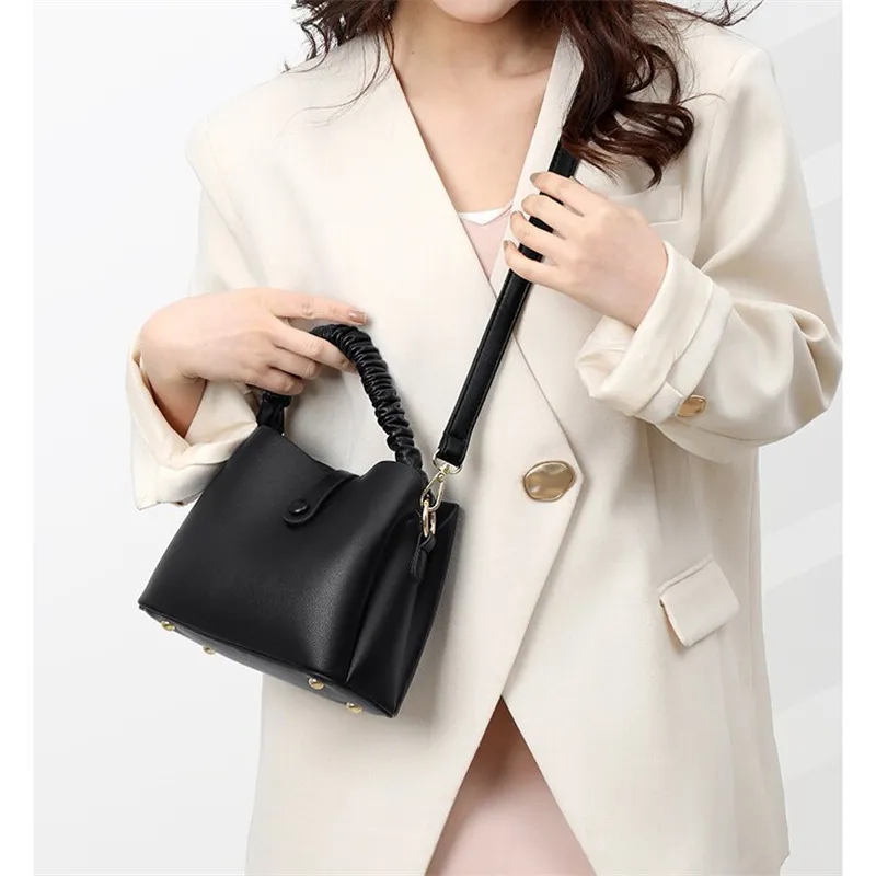 Cool PU Shoulder Bag Regular Women's Black/Ecru/Yellow/Burgundy-2