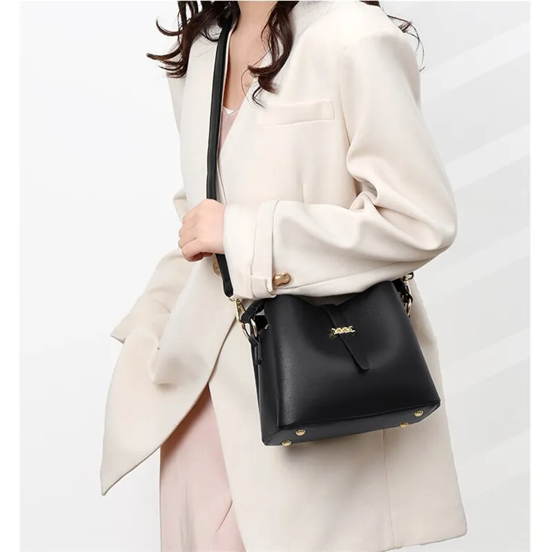 Cool PU Shoulder Bag Regular Women's Black/Ecru/Yellow/Burgundy-1