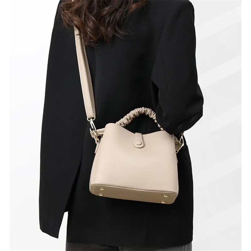 Cool PU Shoulder Bag Regular Women's Black/Ecru/Yellow/Burgundy-4