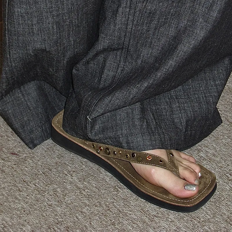 ARCCC Abrasion Resistant Slip Resistant Flip Flops Women's Dark Brown-5