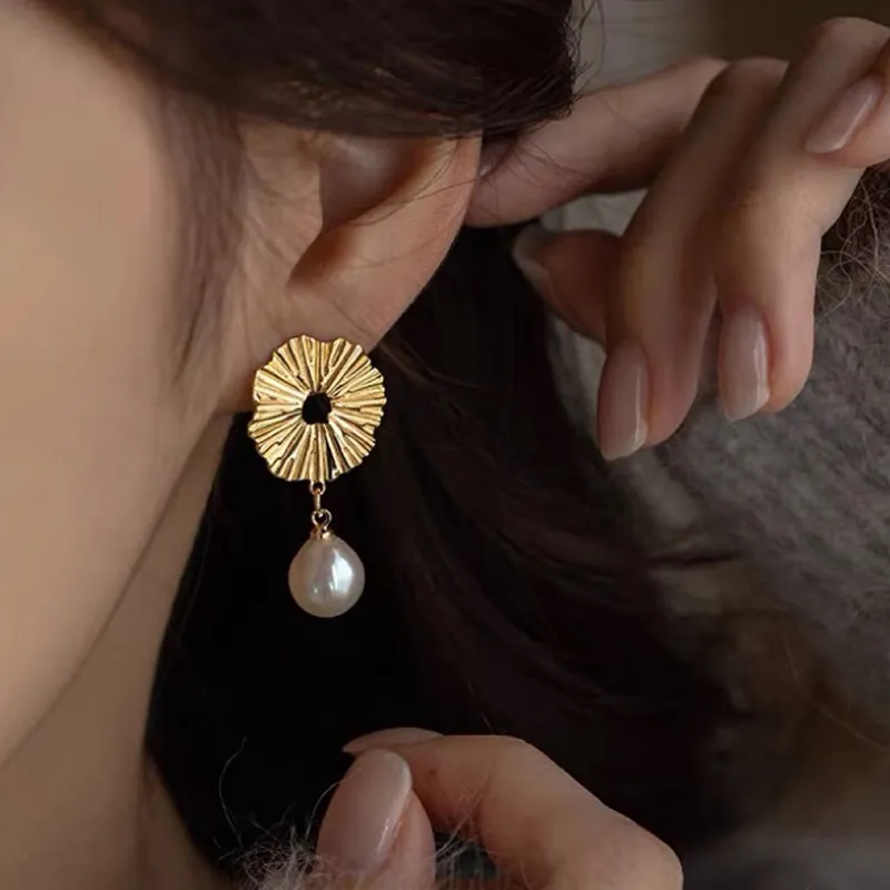 NATURALLYJOJO Freshwater Pearl Earrings Women's Gold-2