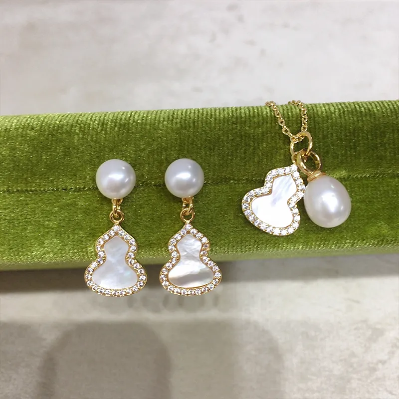 NATURALLYJOJO Mother Of Pearl Pearl Necklaces Women's White/Gold-3