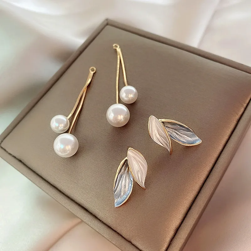 NATURALLYJOJO Shell Pearl Earrings Women's White-5