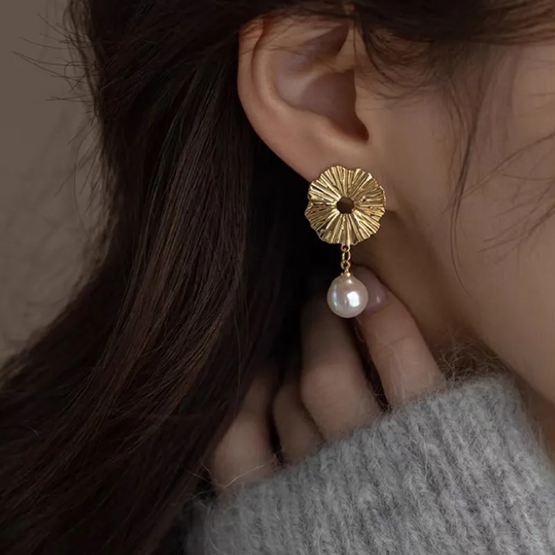 NATURALLYJOJO Freshwater Pearl Earrings Women's Gold-3