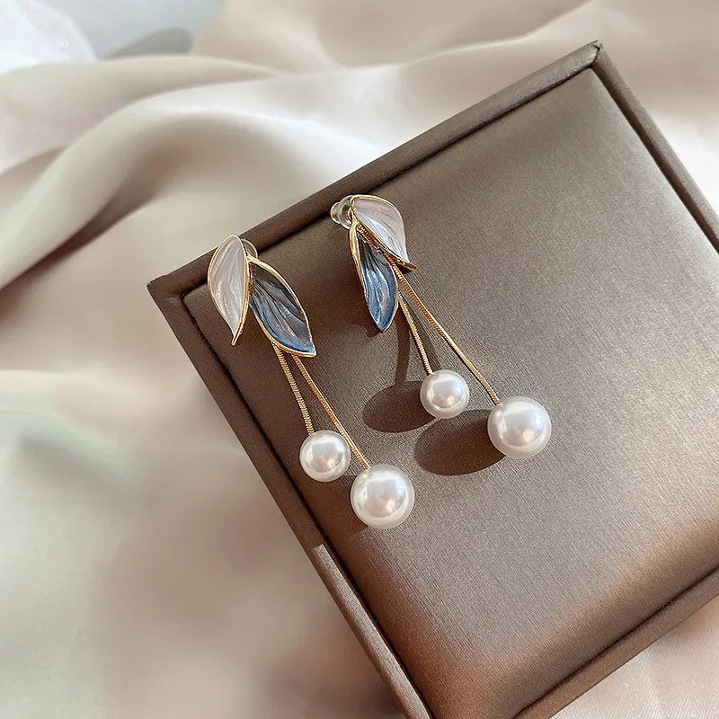 NATURALLYJOJO Shell Pearl Earrings Women's White-4