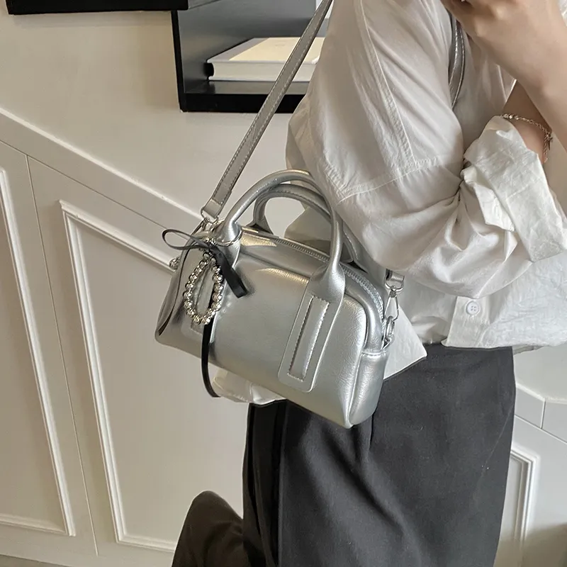 Three Ducklings PU Handbag Regular Women's Ecru/Silver/Black/Pink/Green-2