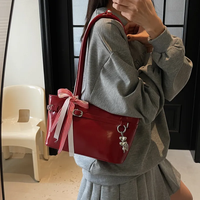 Three Ducklings PU Shoulder Bag Regular Women's Black/Ecru/Red/Pink-7
