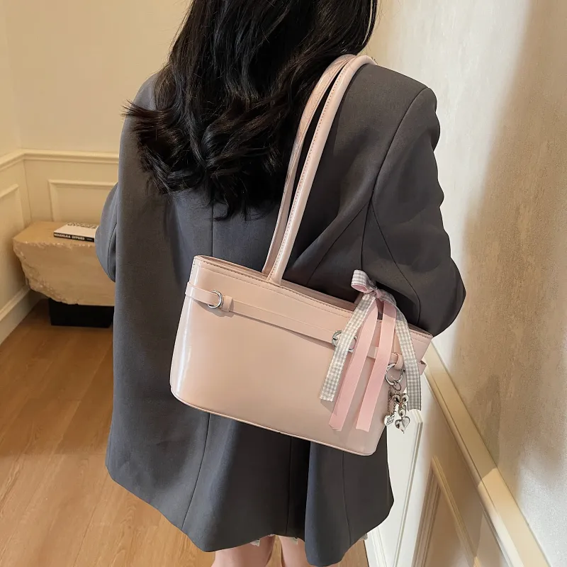 Three Ducklings PU Shoulder Bag Regular Women's Black/Ecru/Red/Pink-13