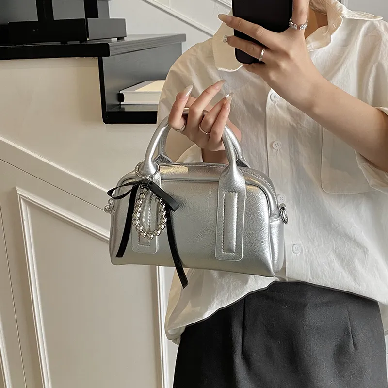 Three Ducklings PU Handbag Regular Women's Ecru/Silver/Black/Pink/Green-1