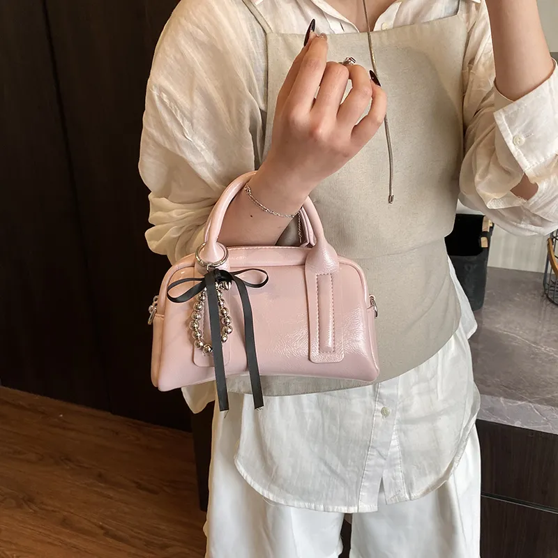 Three Ducklings PU Handbag Regular Women's Ecru/Silver/Black/Pink/Green-13