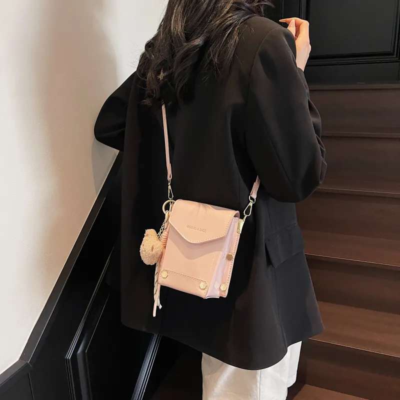 Three Ducklings PU Shoulder Bag Regular Women's Black/Pink/Ecru/Coffee-7