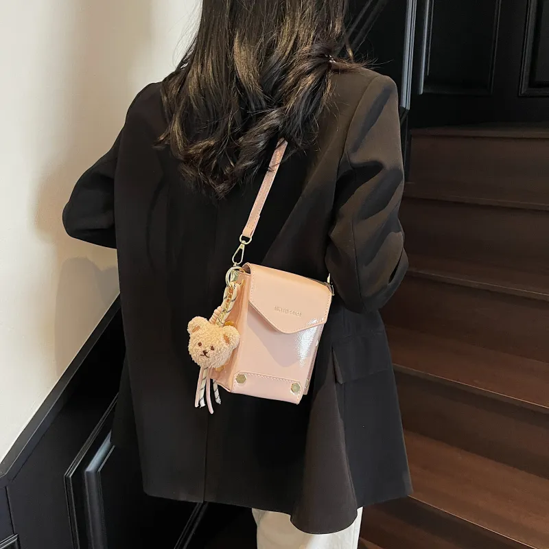Three Ducklings PU Shoulder Bag Regular Women's Black/Pink/Ecru/Coffee-6