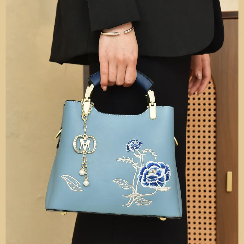 Three Ducklings PU Handbag Regular Women's Multicolor-8
