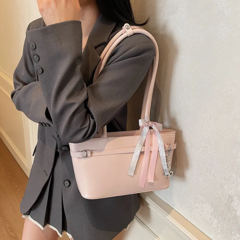 Three Ducklings PU Shoulder Bag Regular Women's Black/Ecru/Red/Pink-15