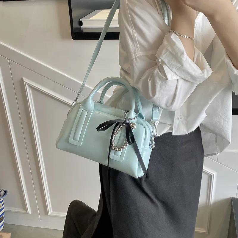 Three Ducklings PU Handbag Regular Women's Ecru/Silver/Black/Pink/Green-18
