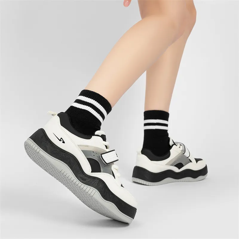 Humanism 1986 Low Top Skateboard Shoes Women's Black-6