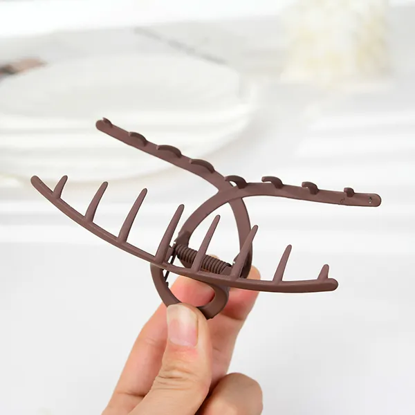 Left Europe Hair Clips Women's-2