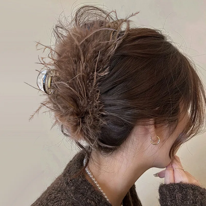 Left Europe Acrylic Hair Clips Women's-2