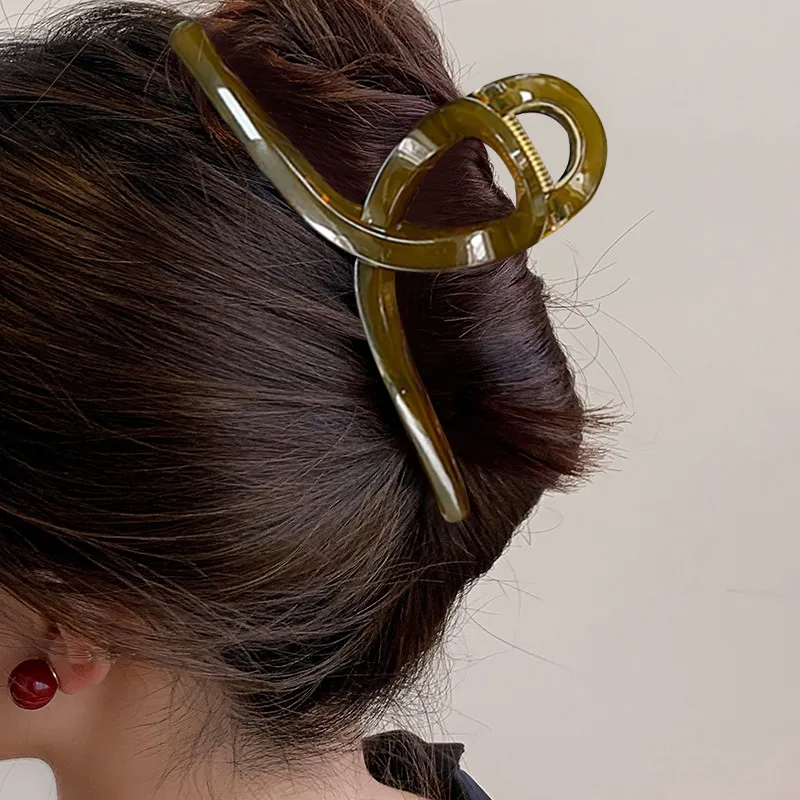 Left Europe Hair Clips Women's-1