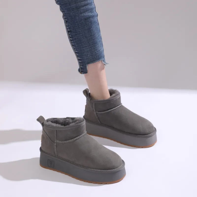 O.L Snow Boots Women's-18