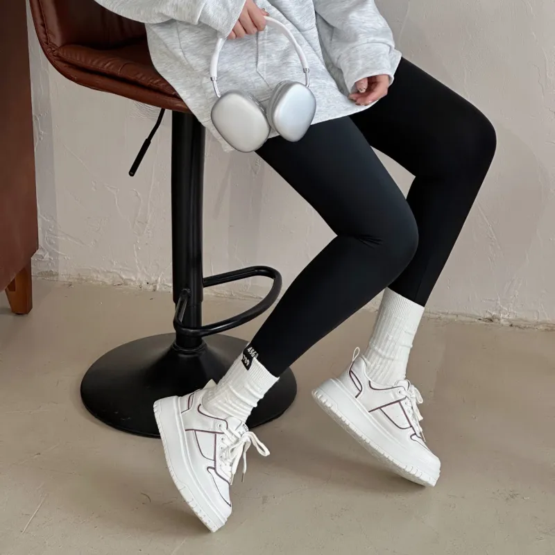 O.L Small White Shoes Low Top Skateboard Shoes Women's-5