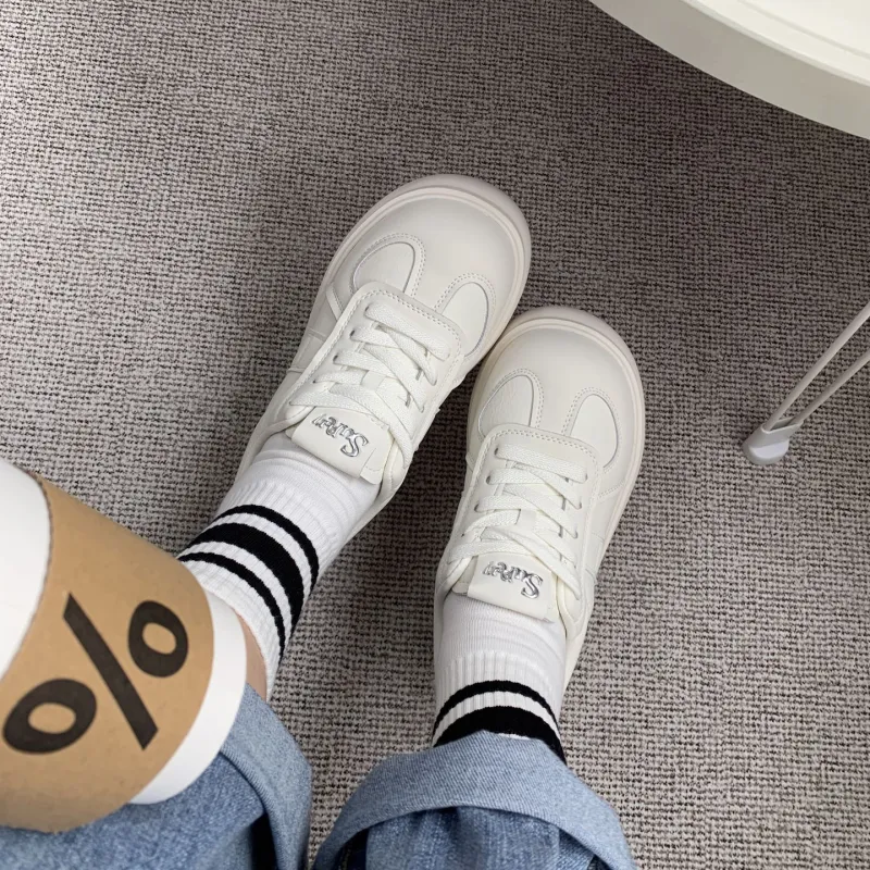 O.L Small White Shoes Low Top Skateboard Shoes Women's White-5