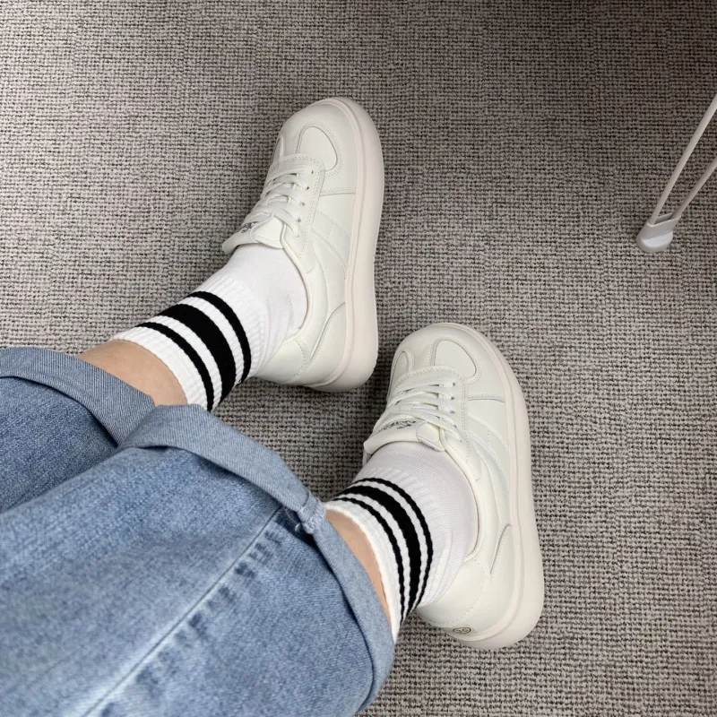 O.L Small White Shoes Low Top Skateboard Shoes Women's White-6