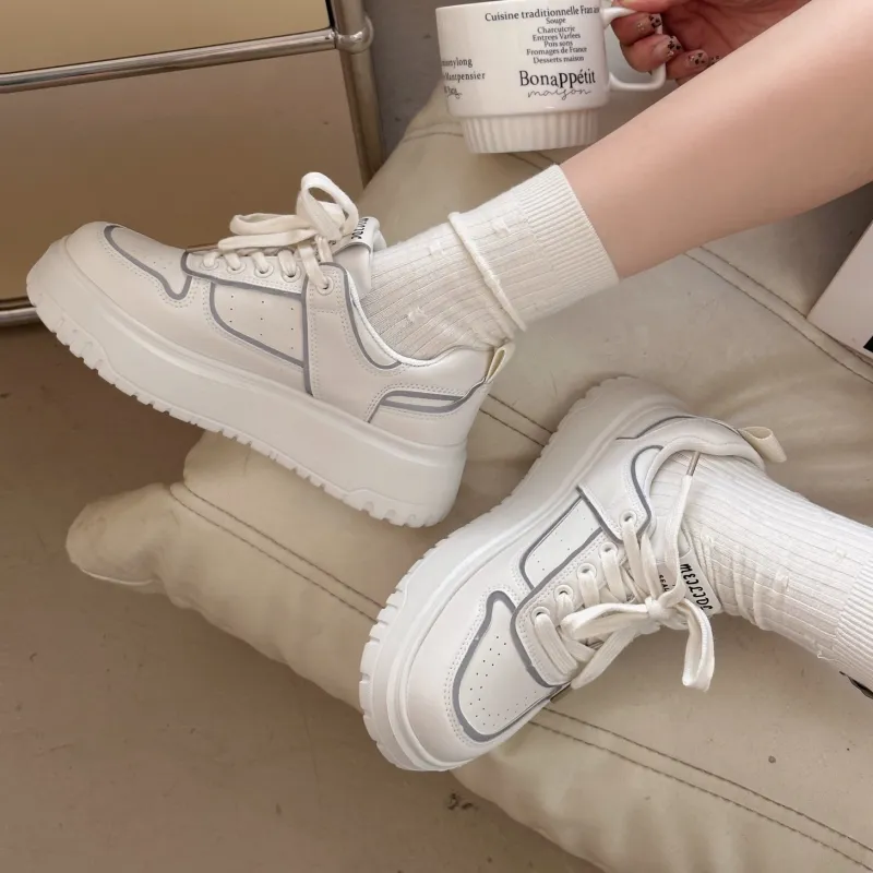O.L Small White Shoes Low Top Skateboard Shoes Women's-9