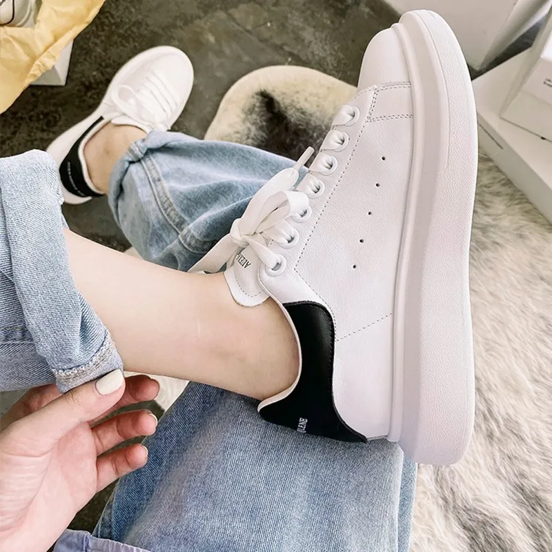 O.L Anti Slip And Wear Resistant Breathable Low Top Skateboard Shoes Women's Black White-4