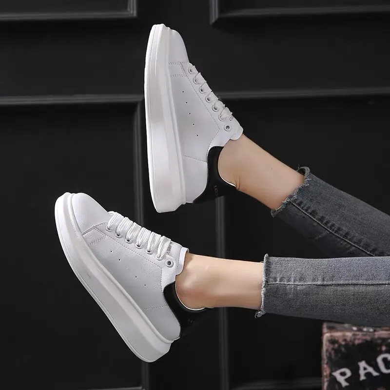 O.L Anti Slip And Wear Resistant Breathable Low Top Skateboard Shoes Women's Black White-3