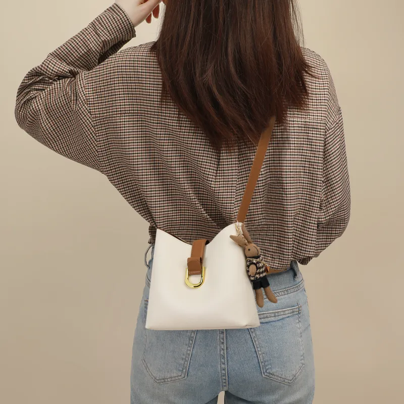 PT'SON Cow Leather Bucket Bag, Underarm Bag, Shoulder Bag Regular Women's Ecru/Brown-3