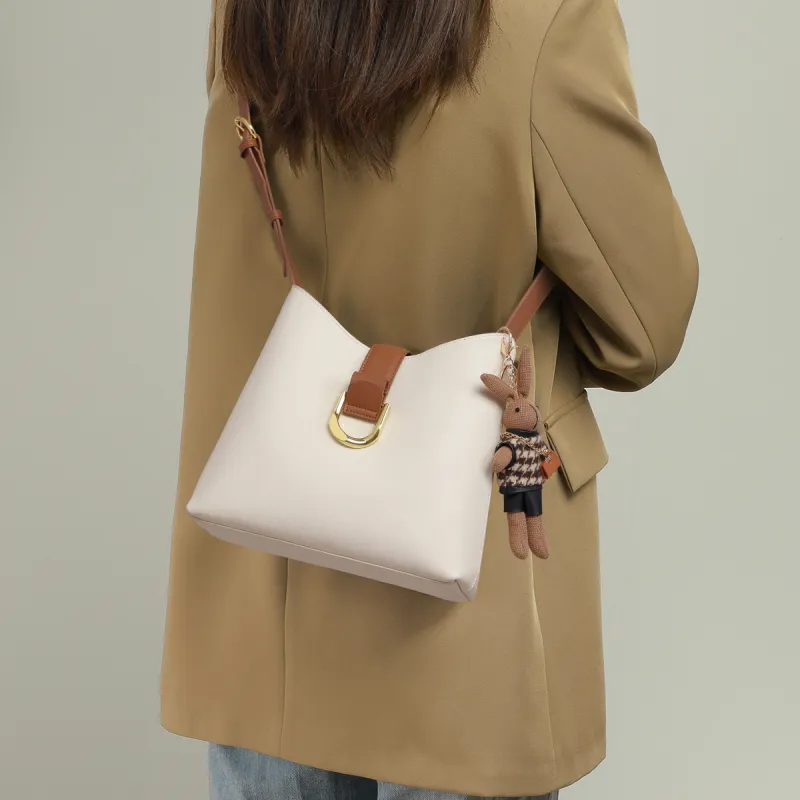 PT'SON Cow Leather Bucket Bag, Underarm Bag, Shoulder Bag Regular Women's Ecru/Brown-1