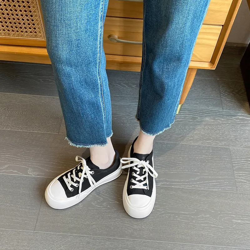 Varib Coverage Slip Resistant Waterproof Low Top Skateboard Shoes Women's-15