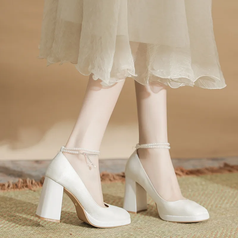 BIGTREE Chunky Heel High Heels Women's White-2