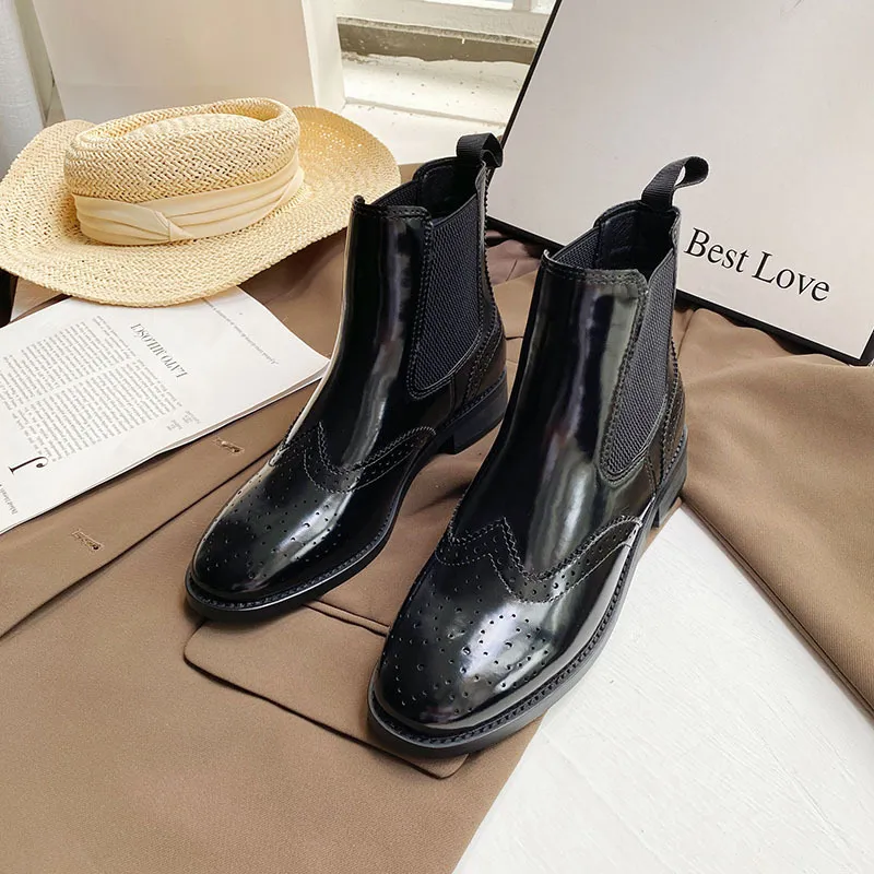 BIGTREE Short Chelsea Boots Women's Black-1