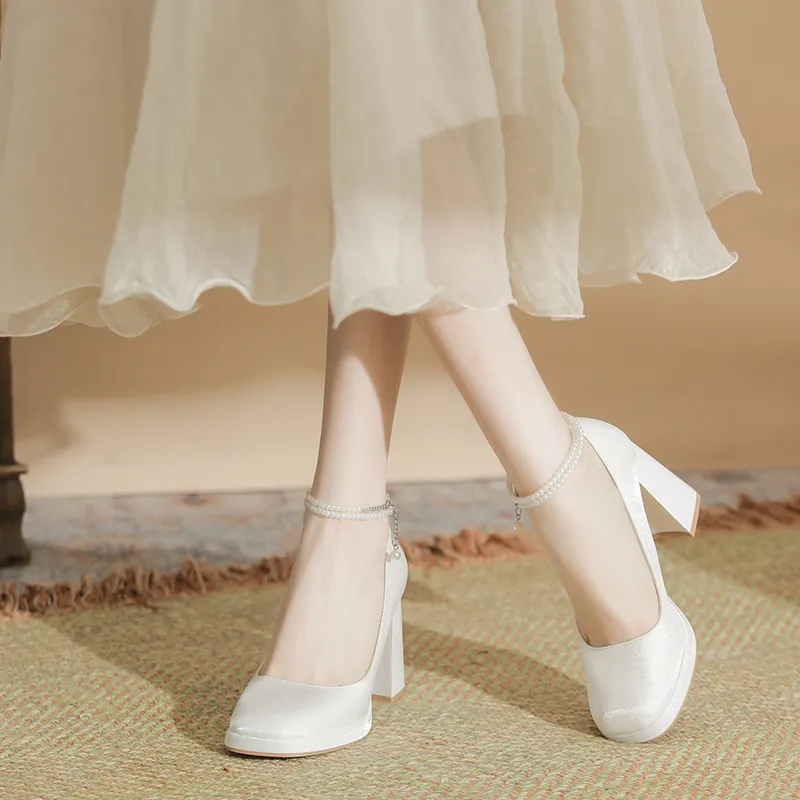 BIGTREE Chunky Heel High Heels Women's White-3