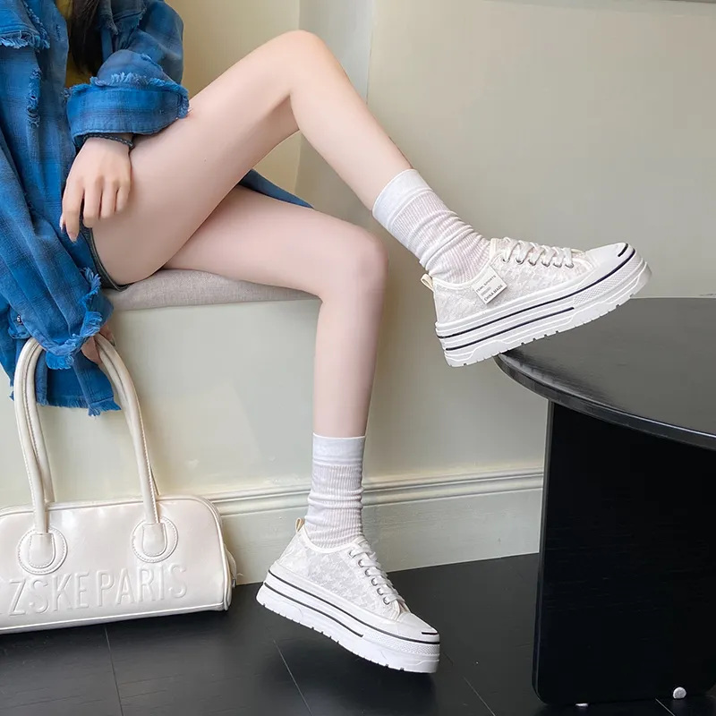 Boldi Kuki Low Top Skateboard Shoes Women's Box-11