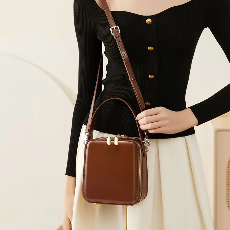 Carnival Keep Crossbody Bags-2