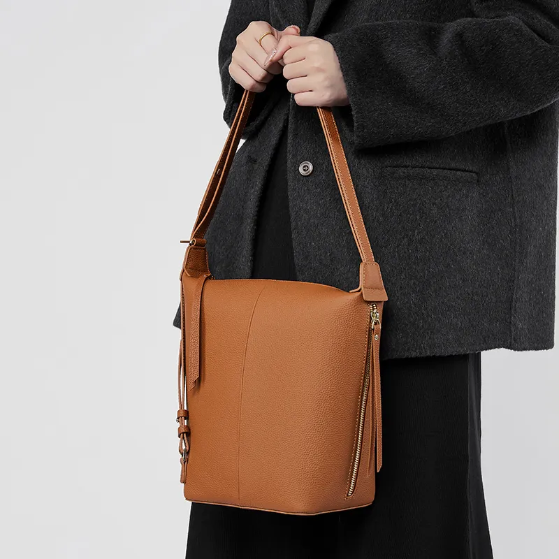 Carnival Keep Cow Leather Portable Backpack Shoulder Bag Regular Women's Elephant Gray/Black/Caramel-16