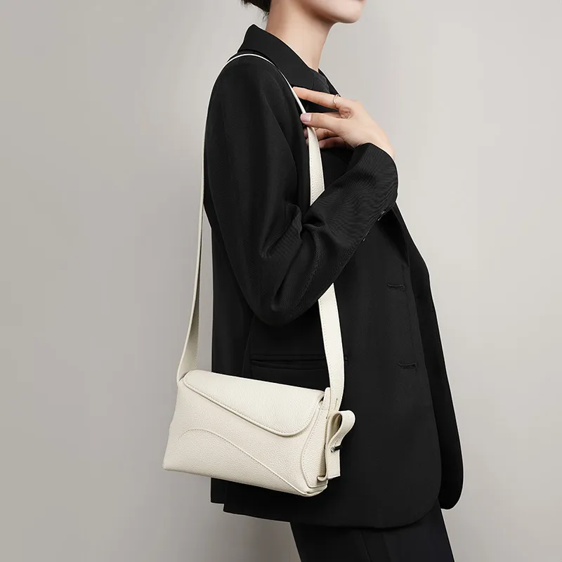 Carnival Keep Crossbody Bags-4
