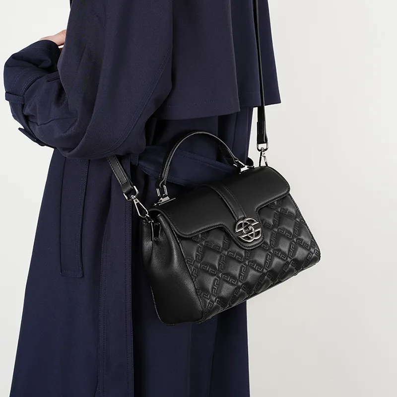 Carnival Keep Cow Leather Handbag Regular Women's Black-3