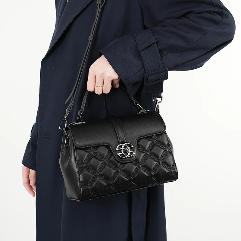 Carnival Keep Cow Leather Handbag Regular Women's Black-4