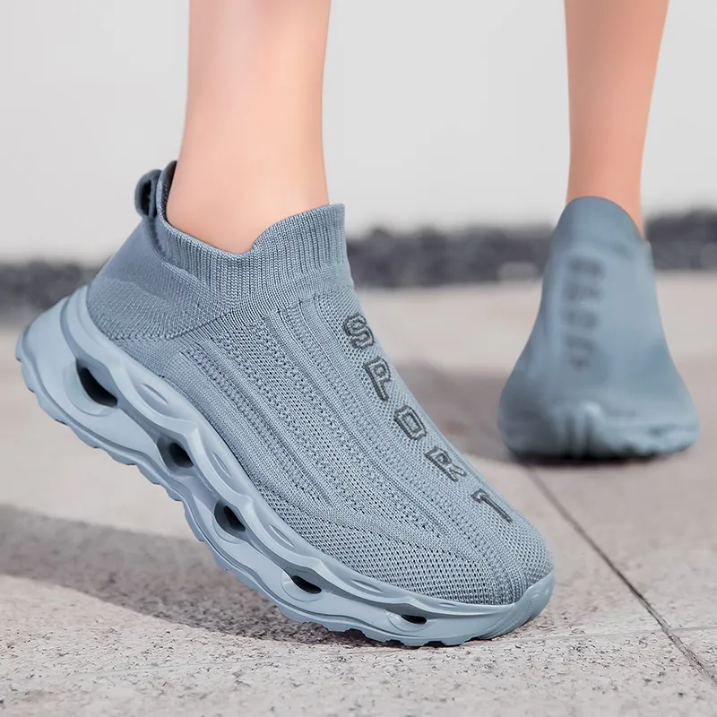 King Jinmai Breathable And Lightweight Low Top Casual Shoes Unisex-24