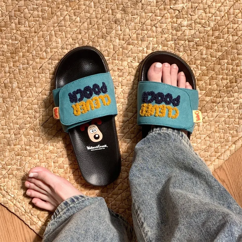 SHIGUDE x Super Invincible Dog Slippers Unisex Black-3