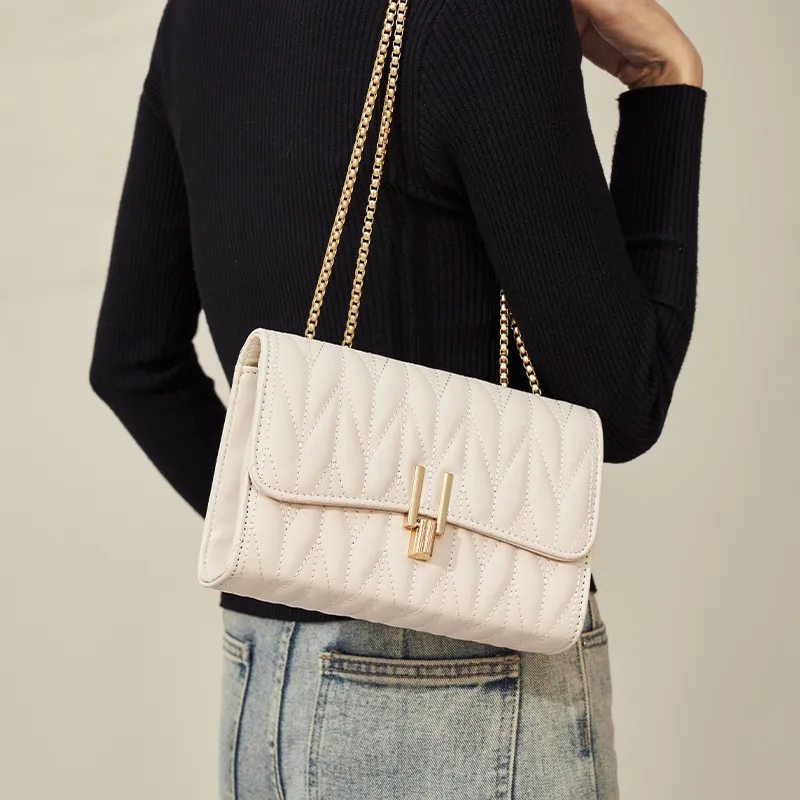 Chearly Kitity Synthetic Leather Shoulder Bag Medium Size Women's Black/White-6