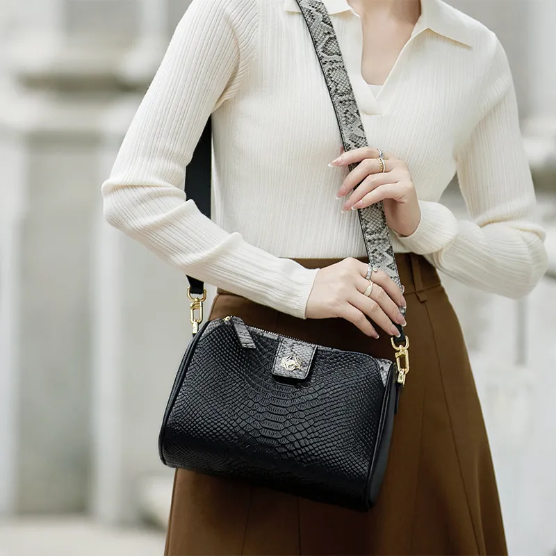 ZOOLER Top Grain Cow Leather Crossbody Bag Women's Ecru/Midnight Black-9