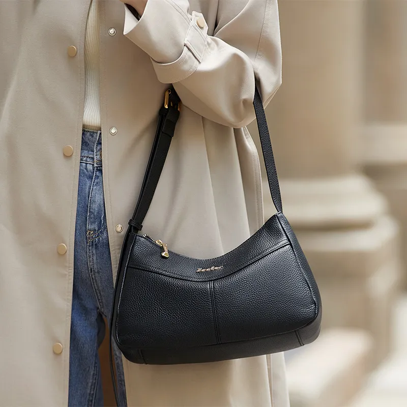 ZOOLER Cow Leather Shoulder Bag Women's Black-4