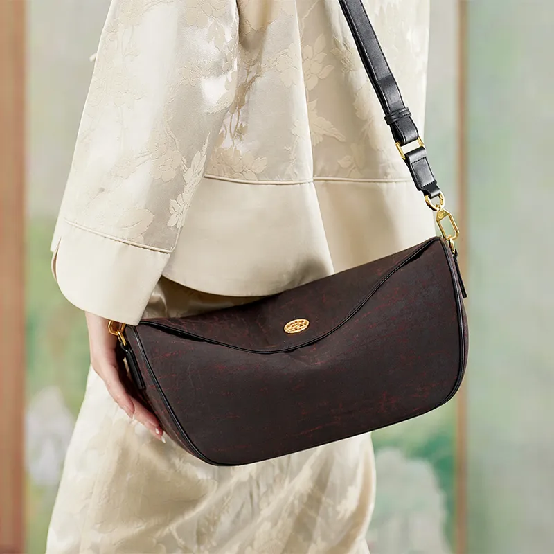 ZOOLER Cow Leather Underarm Shoulder Bag Women's Pitch Black-5