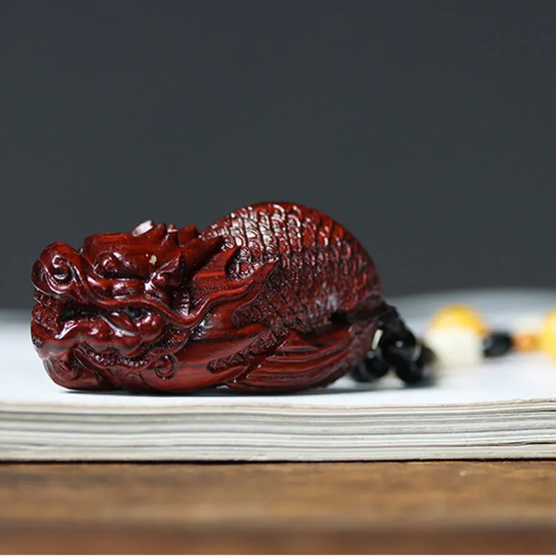 ANNYONNLLY Small Leaf Red Sandalwood Pendants Unisex-2