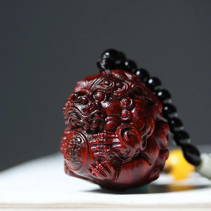 ANNYONNLLY Small Leaf Red Sandalwood Pendants Unisex-2